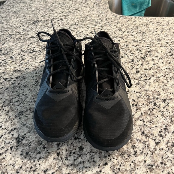 LeBron 18 Low Zero Dark 23 - Picture 6 of 7